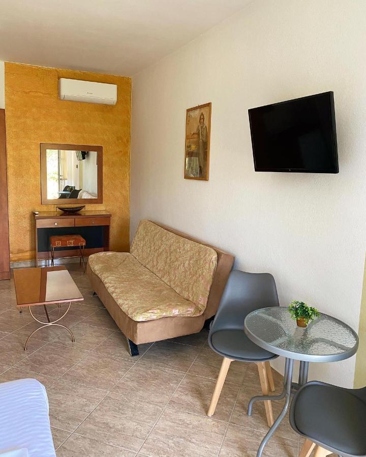 Guesthouse Anestis Ángistron Esterno foto